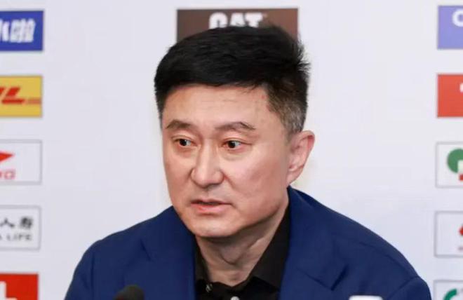 突发！广东男篮官宣：杜锋身体不适前往医院就诊 由助教暂代指挥