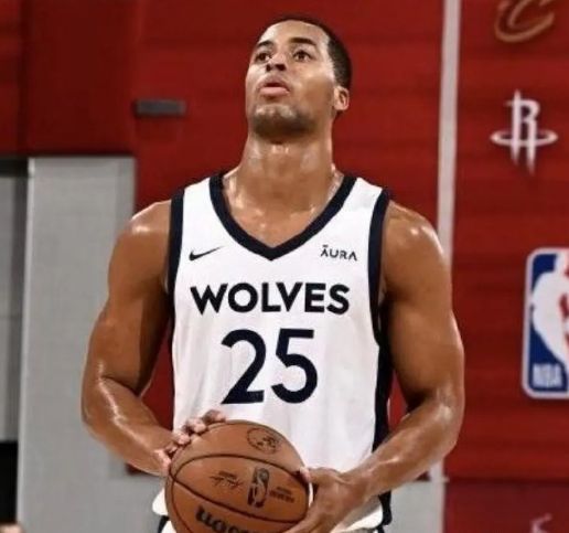 辽宁第8位外援出炉：签NBA落选秀内线勒迪 已用完换外援名额